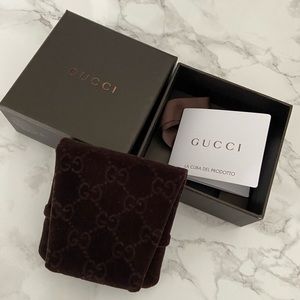 Gucci Velvet Pouch (Can be used for AirPods)